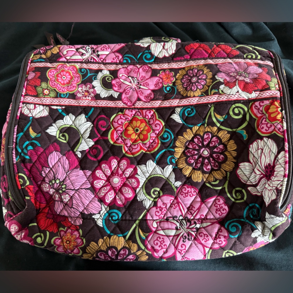Vera Bradley laptop case in Mod Floral.